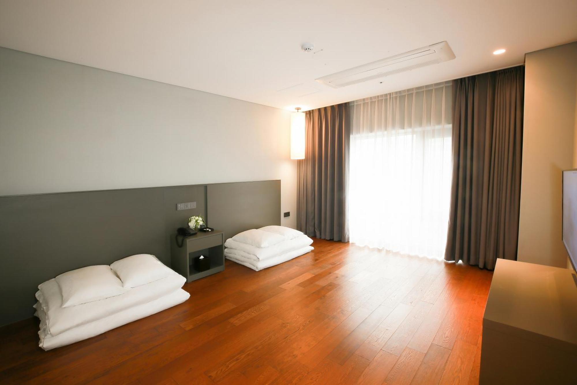 Westernlife Hotel Iksan Rum bild