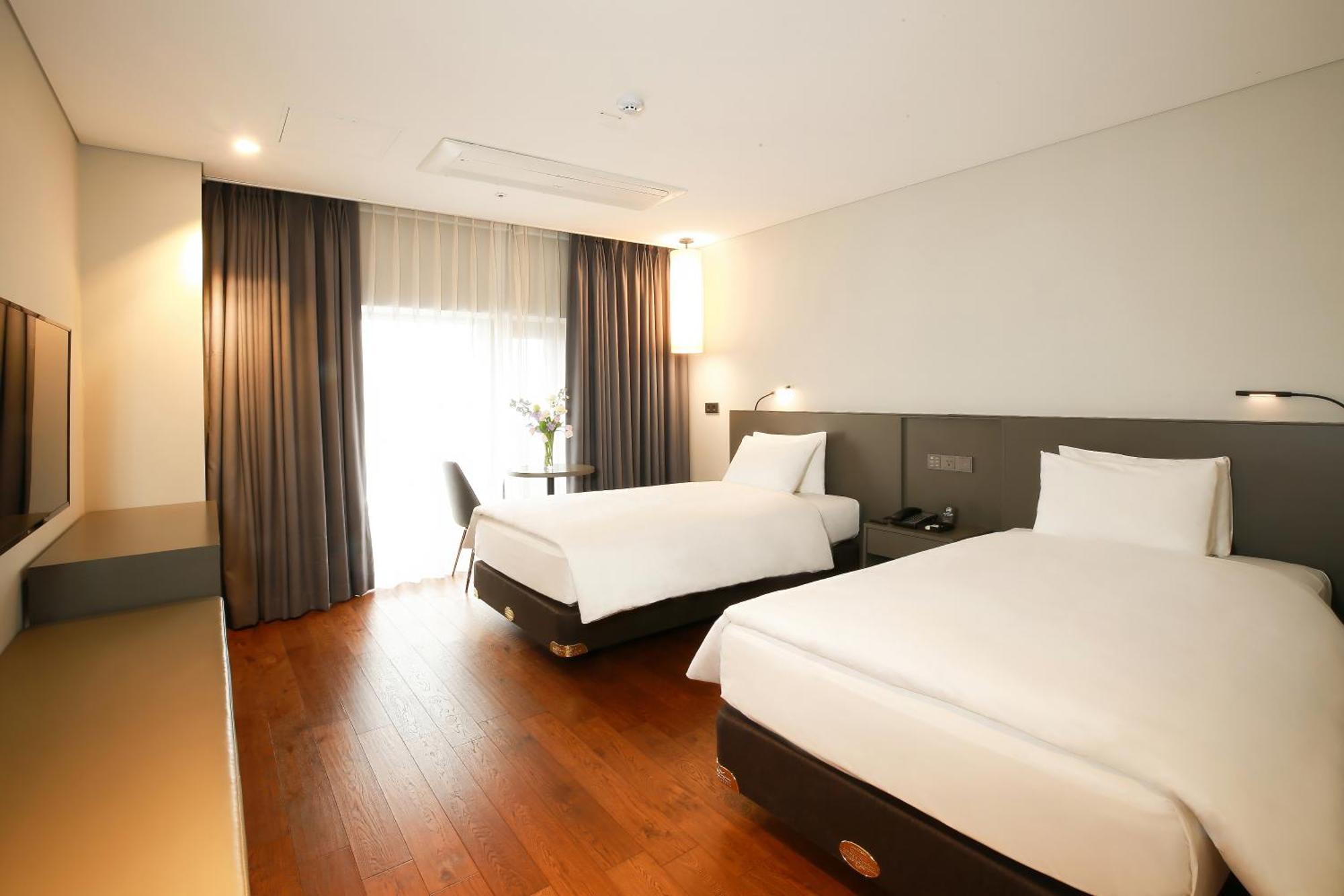 Westernlife Hotel Iksan Rum bild